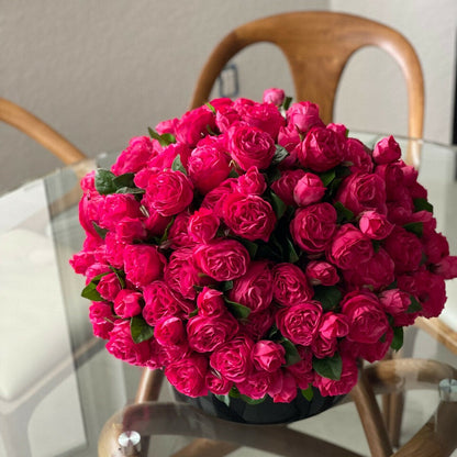 Dunkelrosa englische Rosen