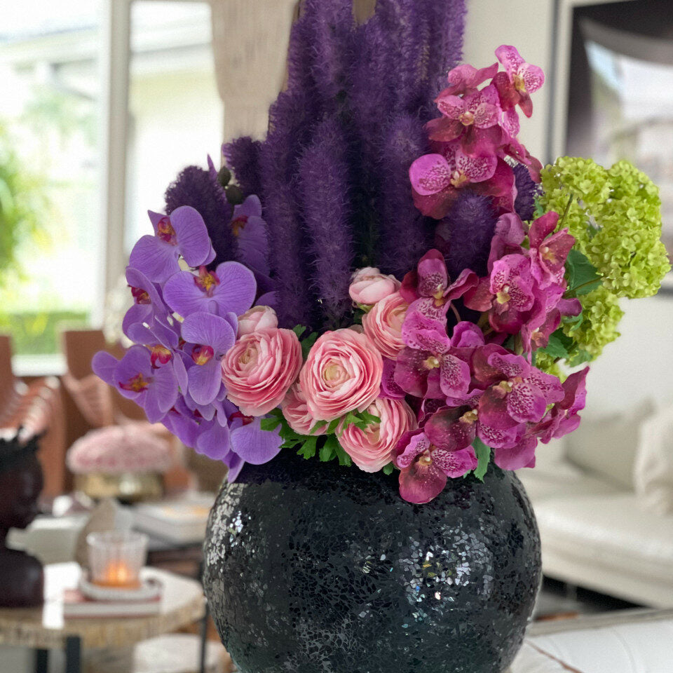 Schwarze Mosaikvase