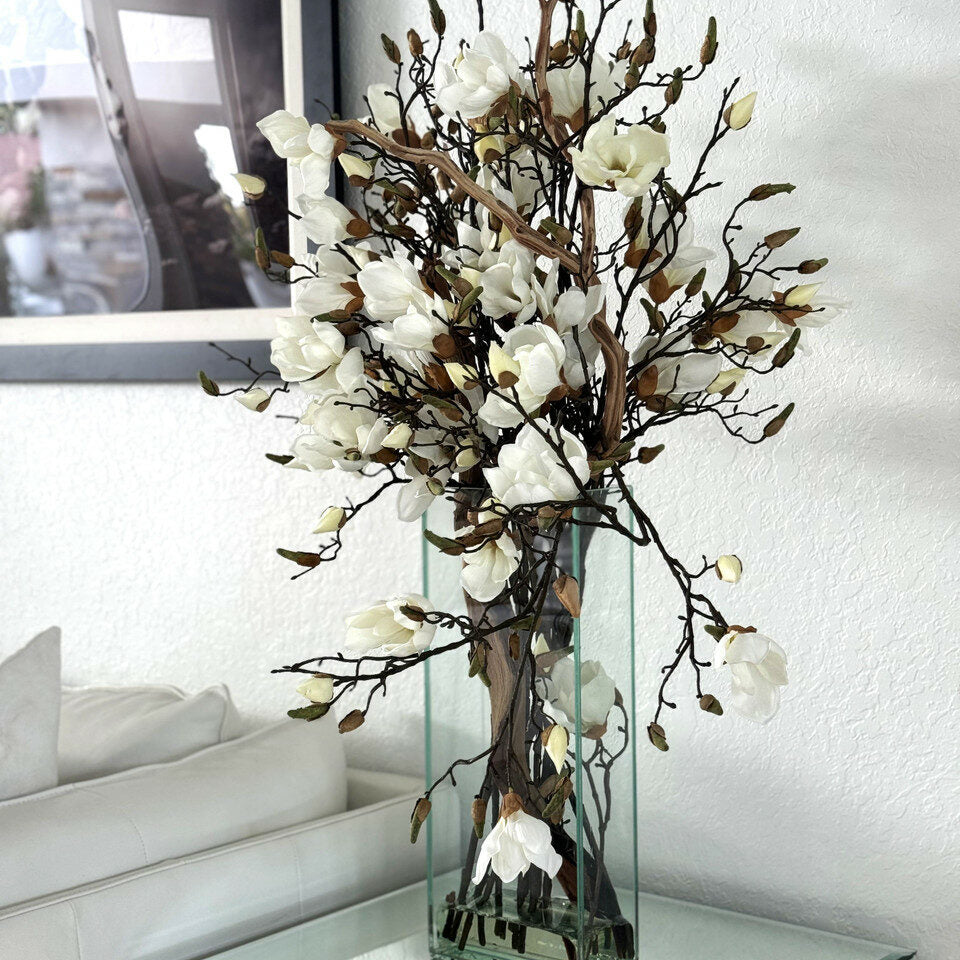 Weiße Magnolienvase